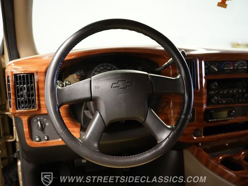 Used 2006 Chevrolet Express 1500 w/ Preferred Equipment Group image 38