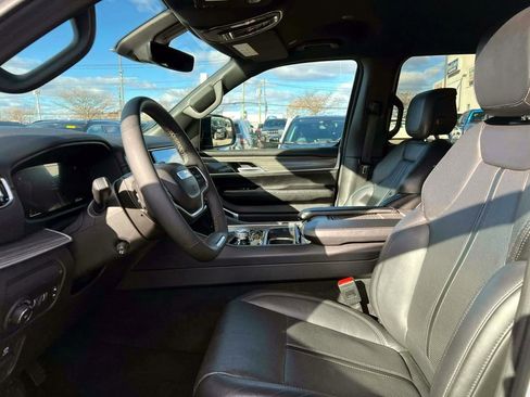 Certified 2024 Jeep Wagoneer Series II image 16