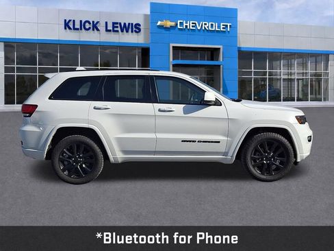 Used 2018 Jeep Grand Cherokee Altitude AWD/4WD image 9