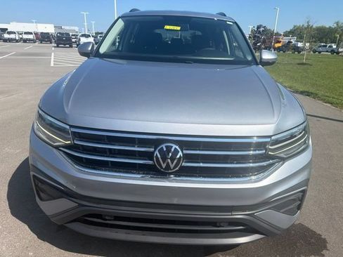 Used 2022 Volkswagen Tiguan S FWD image 3