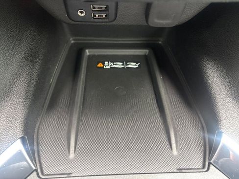 Used 2023 Chevrolet Traverse LT w/ LT Premium Package FWD image 18