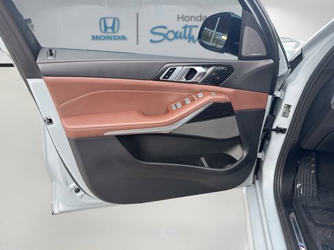 Used 2025 BMW X7 xDrive40i w/ M Sport Package image 20