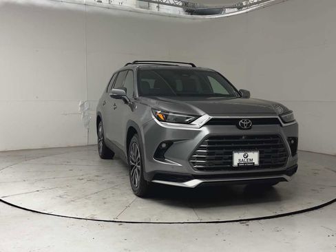 Used 2026 Toyota Grand Highlander AWD Hybrid image 2