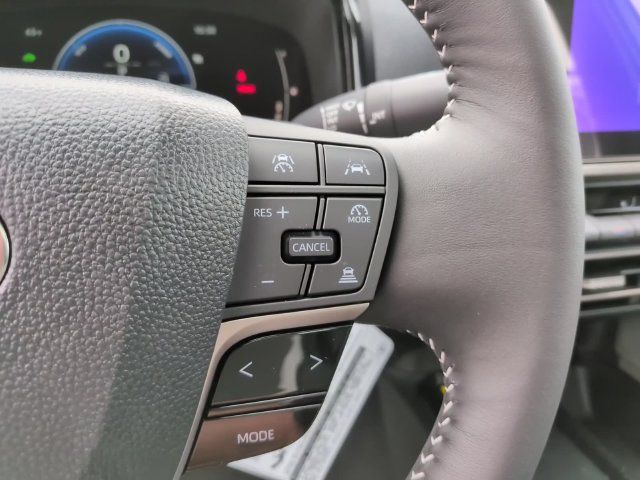 Used 2026 Toyota Camry SE FWD image 17