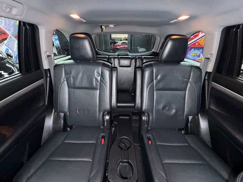 Used 2017 Toyota Highlander Limited AWD/4WD image 36