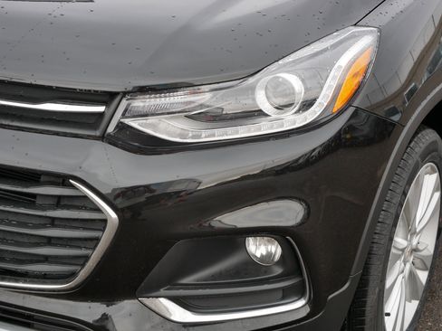 Used 2020 Chevrolet Trax Premier AWD/4WD image 16