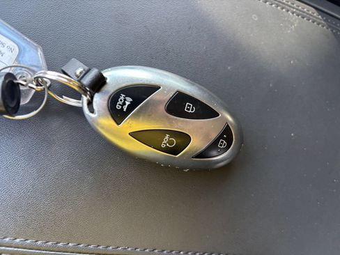 Used 2024 Hyundai Santa Fe SEL AWD/4WD image 25