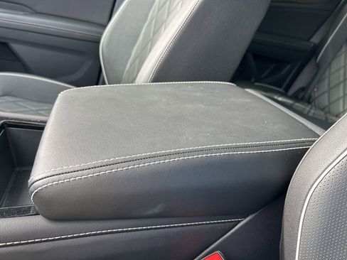 Certified 2025 Volkswagen Atlas SEL Premium R-Line image 39