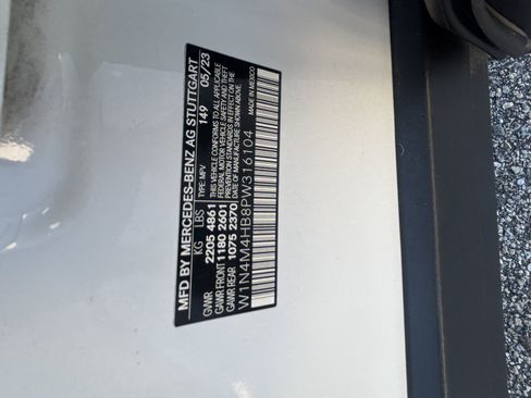 Used 2023 Mercedes-Benz GLB 250 4MATIC image 17