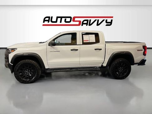 Used 2024 Chevrolet Colorado Trail Boss w/ Advanced Trailering Package AWD/4WD image 4