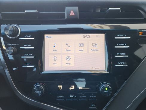 Used 2019 Toyota Camry SE image 15