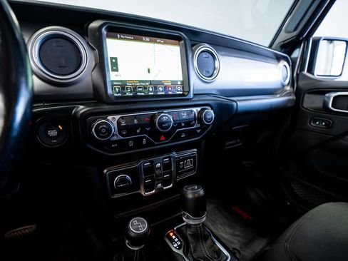 Used 2021 Jeep Wrangler Unlimited Sahara w/ Uconnect 4C Nav & Sound Group image 40