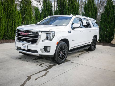 Used 2023 GMC Yukon XL SLT image 5