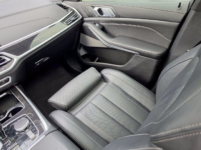 Used 2021 BMW X7 M50i AWD/4WD image 39