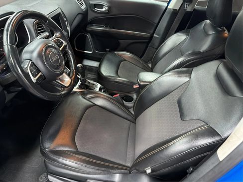 Used 2019 Jeep Compass Latitude w/ Cold Weather Group FWD image 12