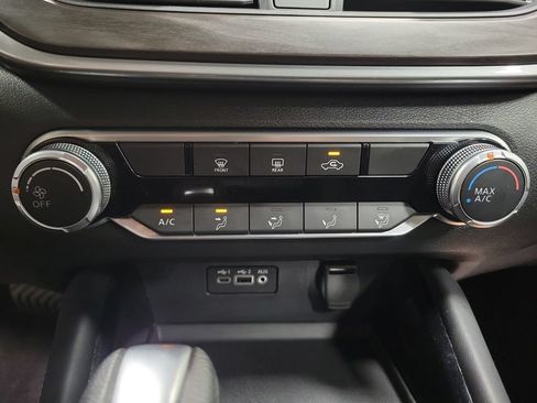 Used 2023 Nissan Altima 2.5 SV AWD/4WD image 18