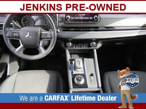 Used 2022 Mitsubishi Outlander ES image 16