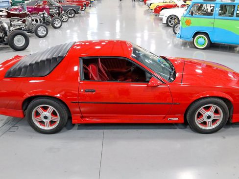 Used 1991 Chevrolet Camaro RS RWD image 23
