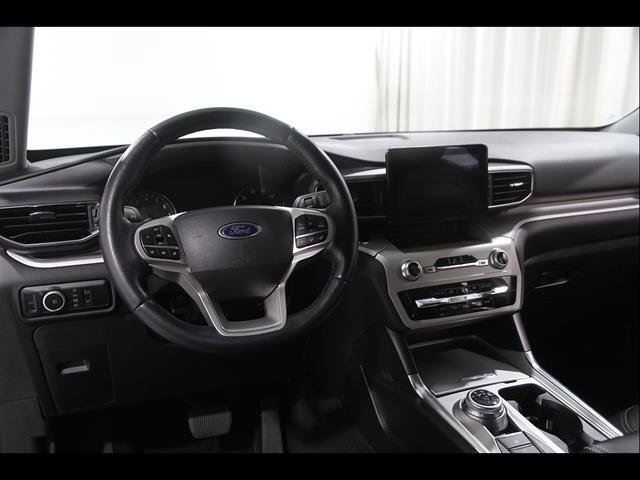 Certified 2023 Ford Explorer XLT w/ Equipment Group 202A AWD/4WD image 7