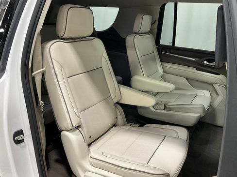 Used 2021 GMC Yukon XL Denali w/ Denali Premium Package AWD/4WD image 25