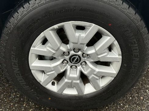Used 2023 Nissan Frontier SV image 9