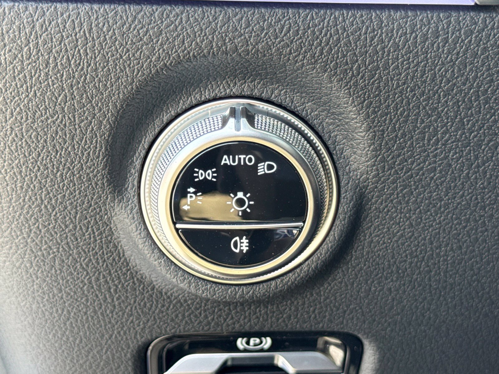 Used 2025 Mercedes-Benz CLE 300 4MATIC Coupe image 24
