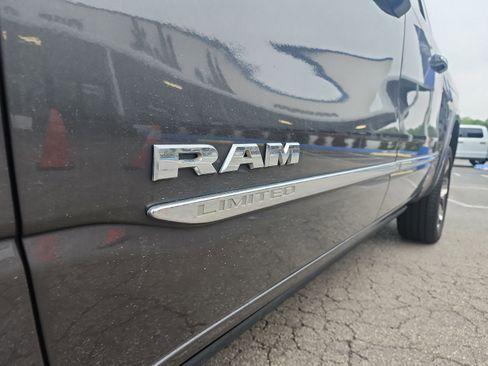 Used 2022 RAM 1500 Limited AWD/4WD image 10