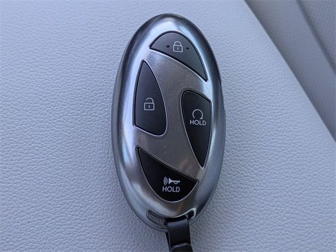 Certified 2025 Hyundai Elantra Limited image 35