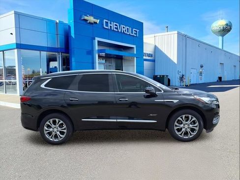 Used 2021 Buick Enclave Avenir image 2