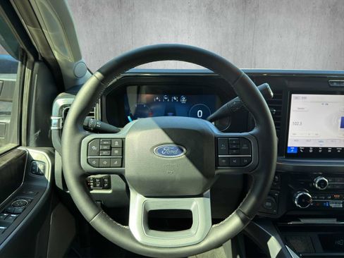 Used 2025 Ford F350 Lariat w/ Lariat Ultimate Package AWD/4WD image 11