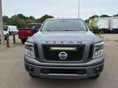 Used 2017 Nissan Titan PRO-4X w/ Pro-4x Convenience Package AWD/4WD image 6