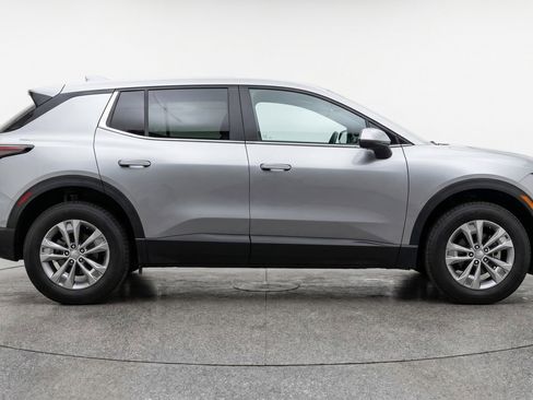 Used 2025 Chevrolet Equinox LT FWD image 11