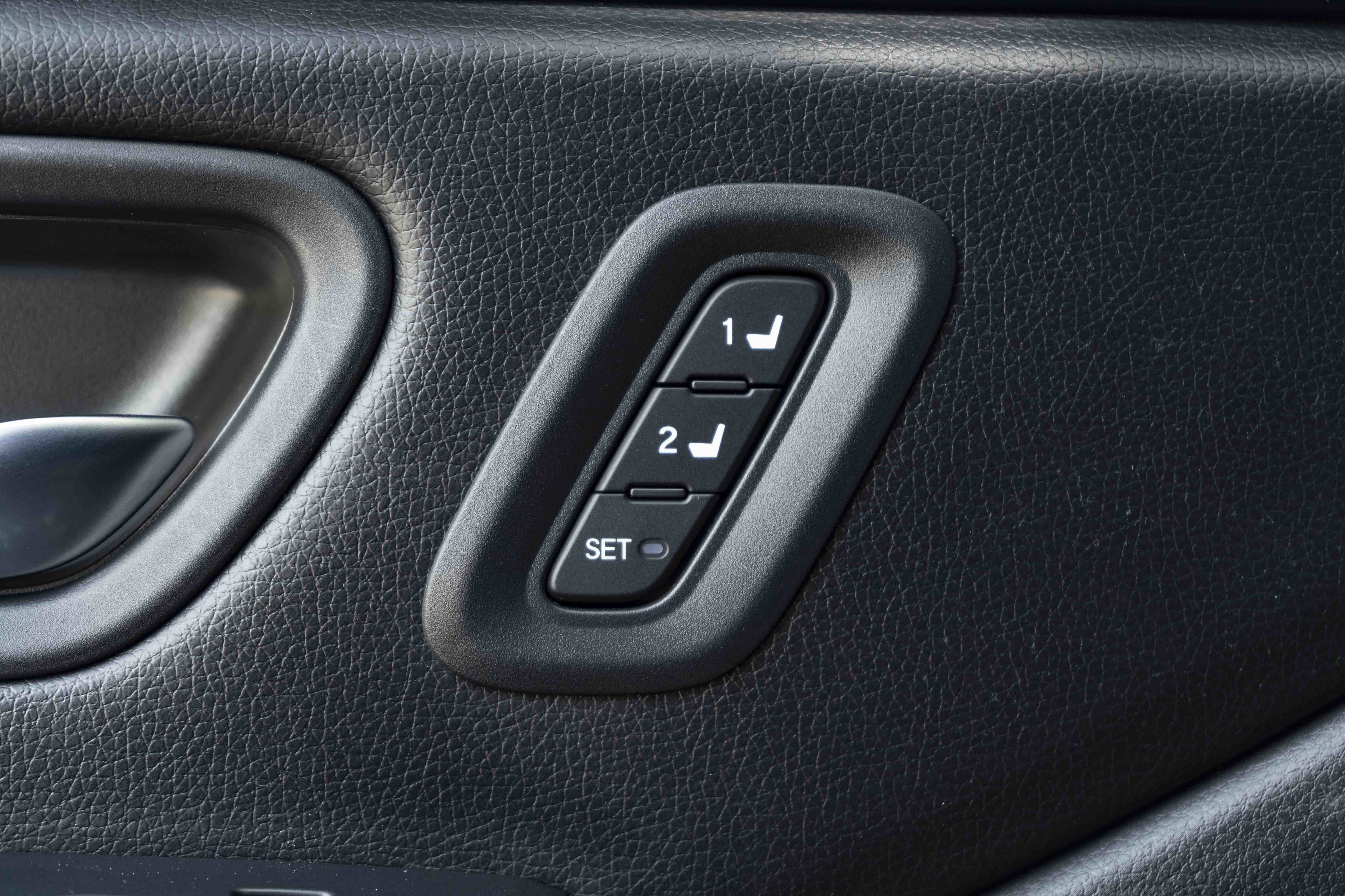 Used 2025 Honda Pilot EX-L image 38
