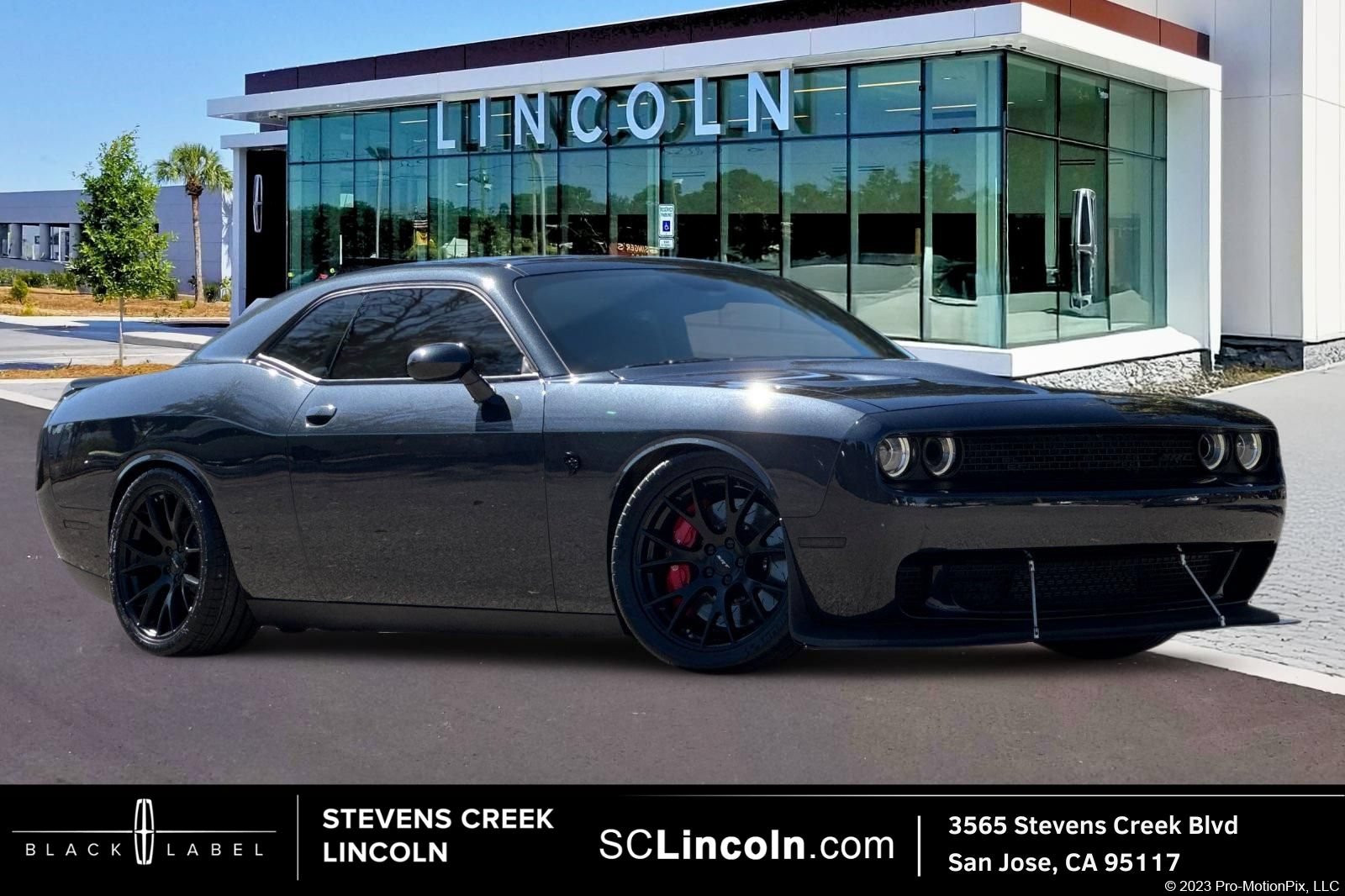 Used 2016 Dodge Challenger SRT Hellcat RWD image 1