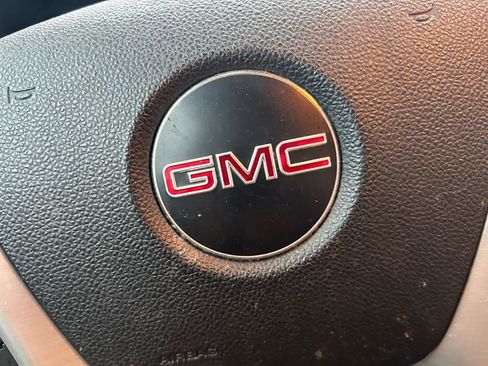 Used 2010 GMC Acadia SL image 20