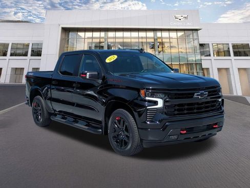 Used 2023 Chevrolet Silverado 1500 RST w/ Redline Edition AWD/4WD image 3