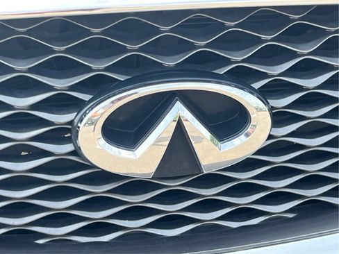 Used 2018 INFINITI Q50 Luxe w/ Essential Package (3.0T Luxe) AWD/4WD image 35