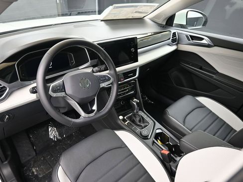 New 2026 Volkswagen Taos SEL image 21