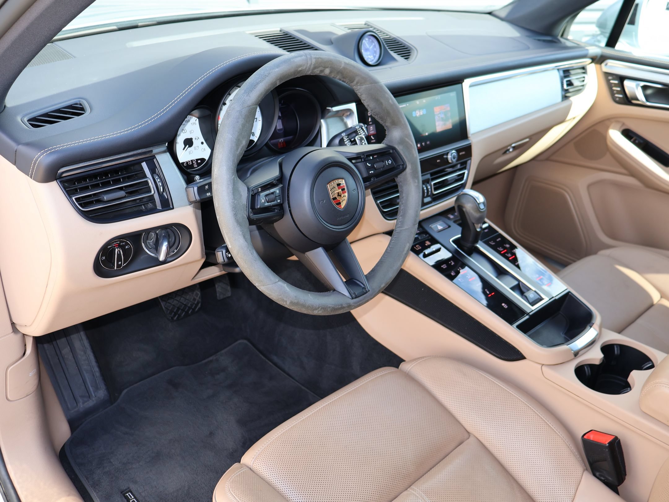 Used 2024 Porsche Macan S AWD/4WD image 4
