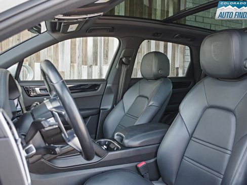 Used 2019 Porsche Cayenne S AWD/4WD image 13