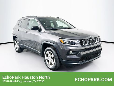 Used 2023 Jeep Compass Latitude w/ Convenience Group AWD/4WD image 1