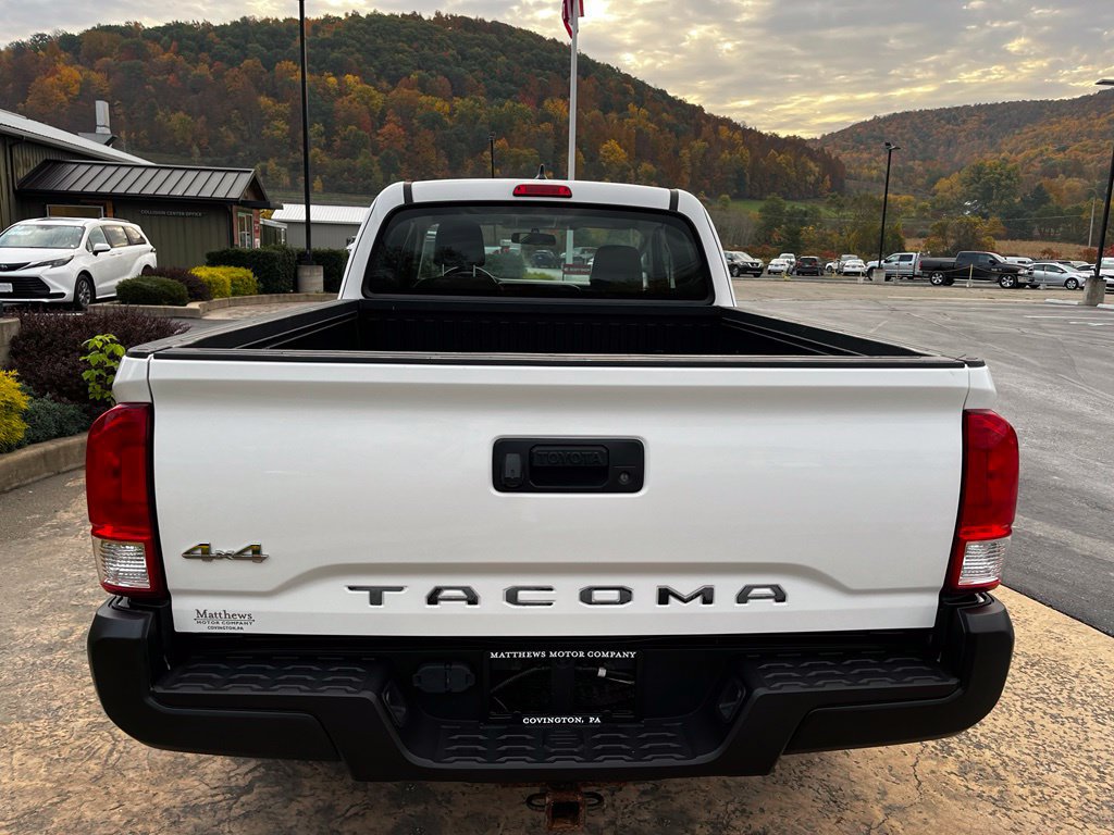 Used 2017 Toyota Tacoma SR AWD/4WD image 6