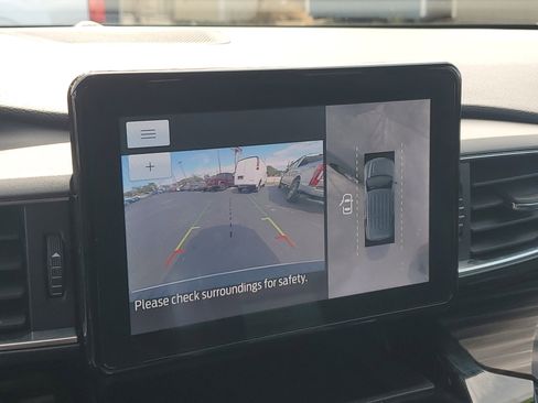 Used 2023 Ford Explorer Limited image 14