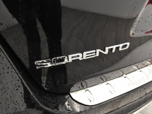 Used 2019 Kia Sorento SX image 33