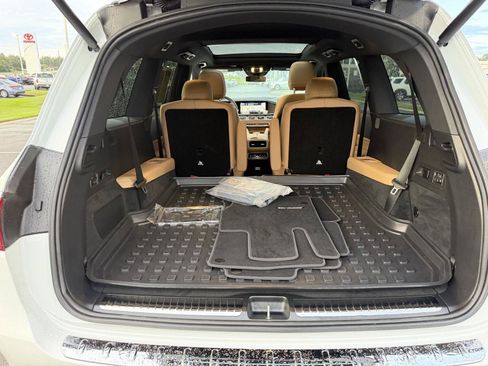 Used 2025 Mercedes-Benz GLS 450 4MATIC image 36