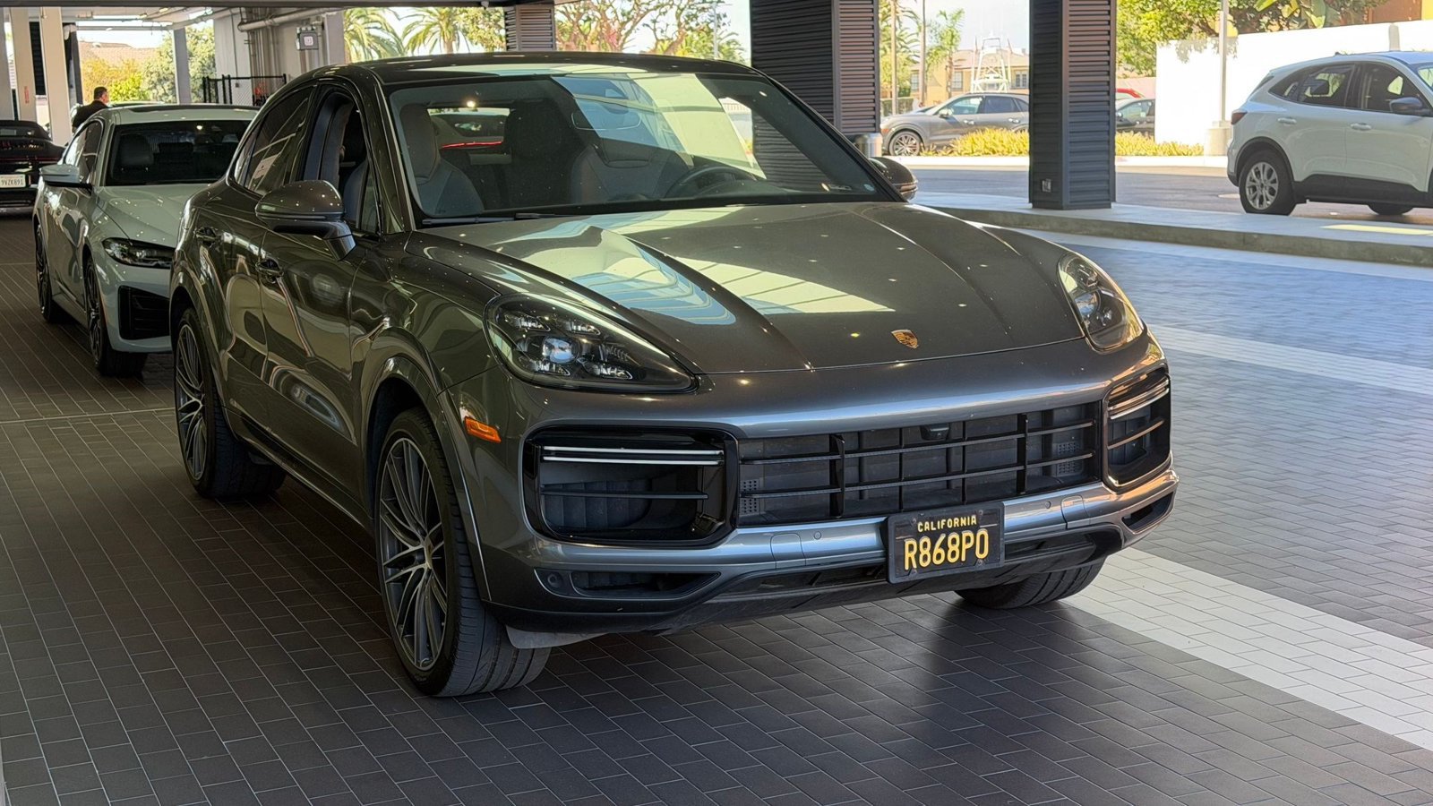 Certified 2022 Porsche Cayenne Turbo AWD/4WD image 6