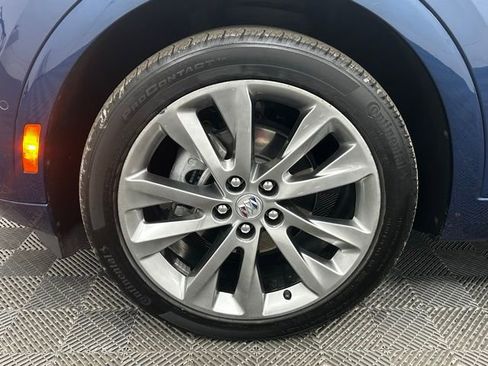 Used 2022 Buick Envision Avenir w/ Technology Package II image 24