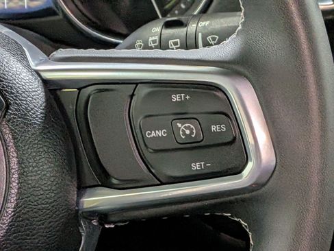 Used 2023 Jeep Wrangler Unlimited Sahara AWD/4WD image 21