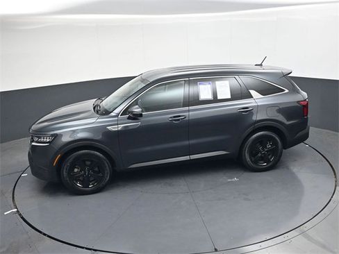 Used 2023 Kia Sorento LX image 22