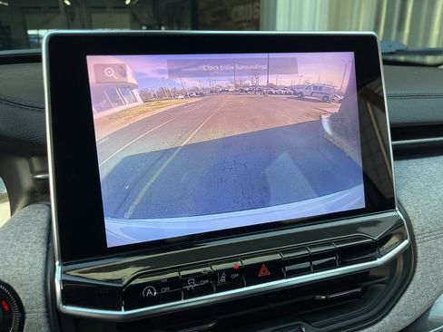 Used 2022 Jeep Compass Latitude image 4